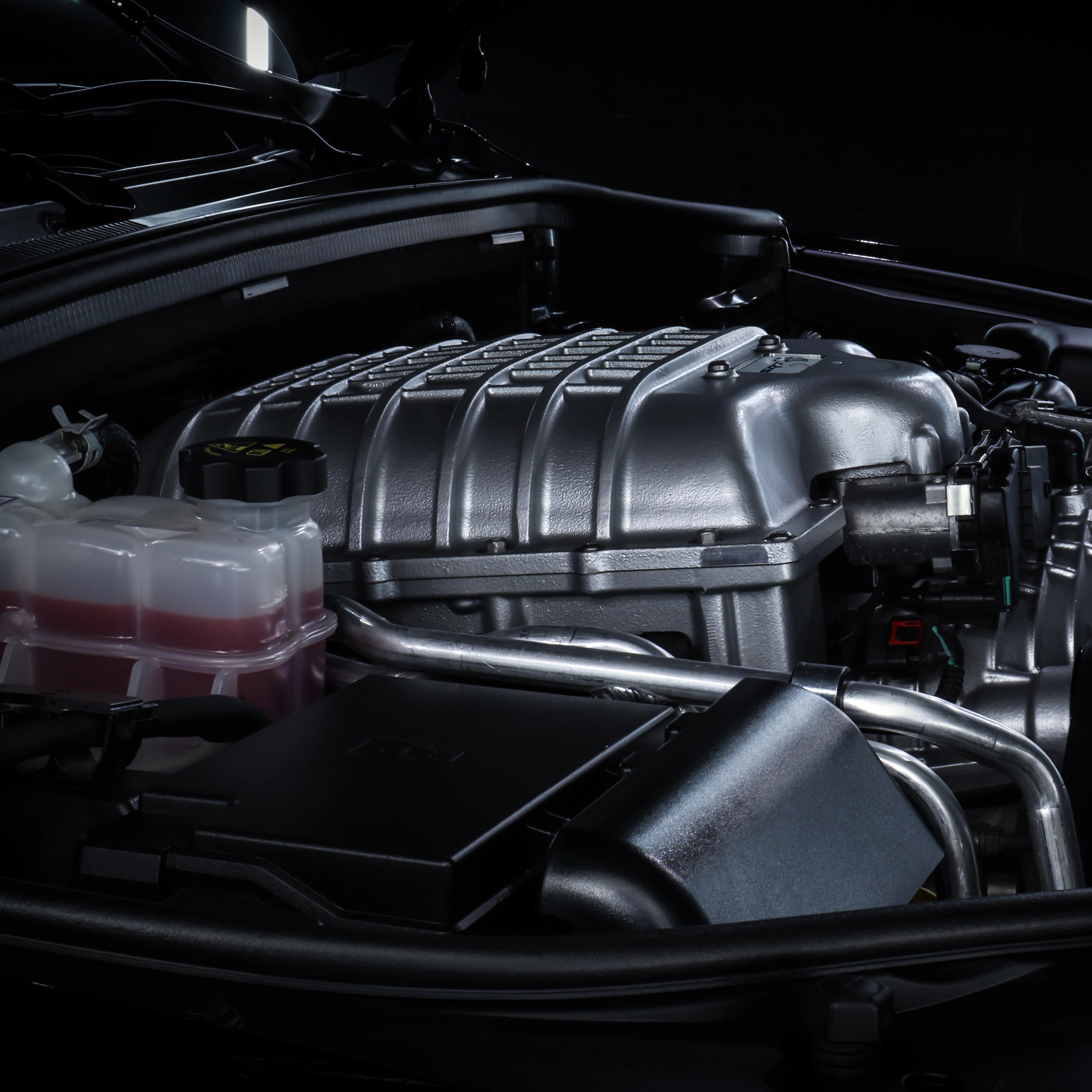 CARPRO Perl – essentieel in car detailing producten voor auto dieptereiniging, auto wassen producten, en krassen verwijderen auto. Ideaal als coating auto, glascoating auto, en keramische coating auto. Biedt uitstekende velg bescherming.