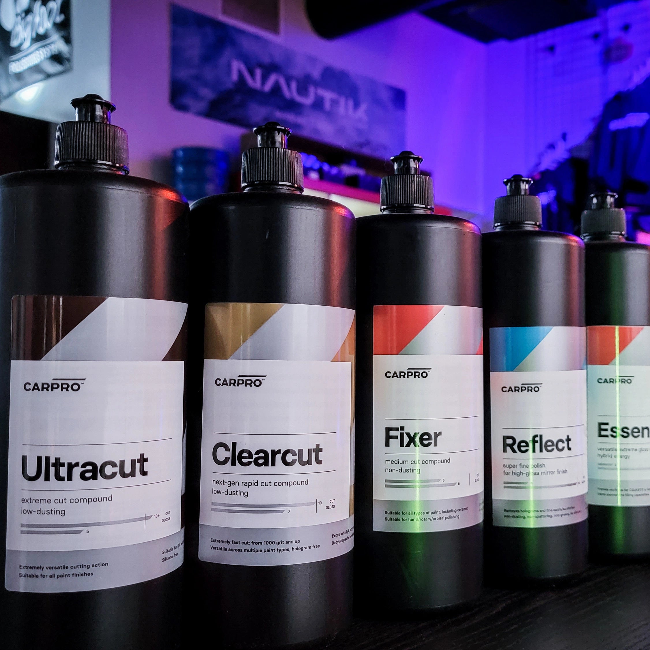CARPRO ClearCut Compound – essentieel in car detailing producten voor auto dieptereiniging, auto polieren, auto polijsten en krassen verwijderen auto. Ideaal als coating auto, glascoating auto, en keramische coating auto.