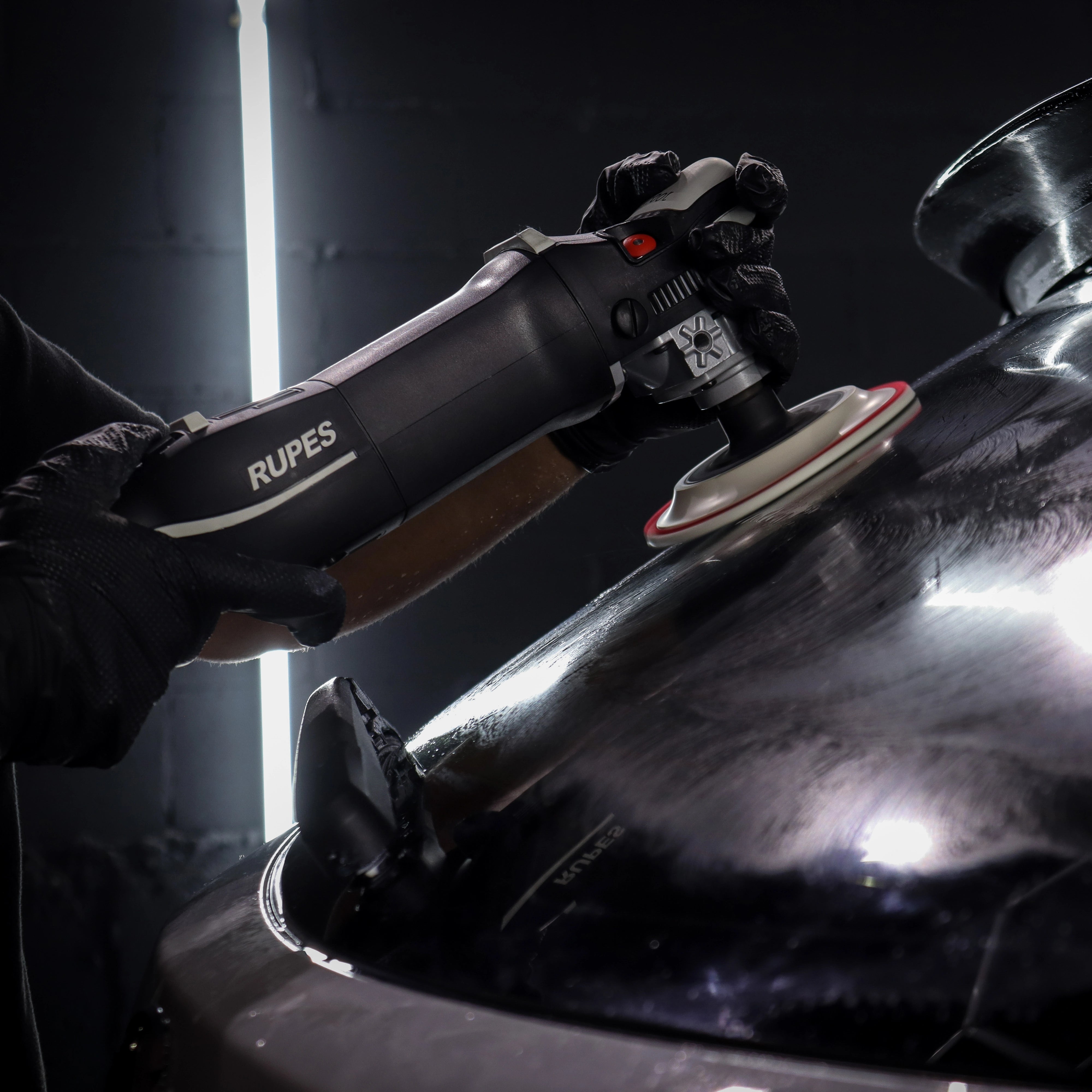CARPRO CeriGlass Kit - essentieel in car detailing producten voor auto dieptereiniging, auto wassen producten, en krassen verwijderen auto. Ideaal als coating auto, glascoating auto, polieren, polijsten en keramische coating auto.