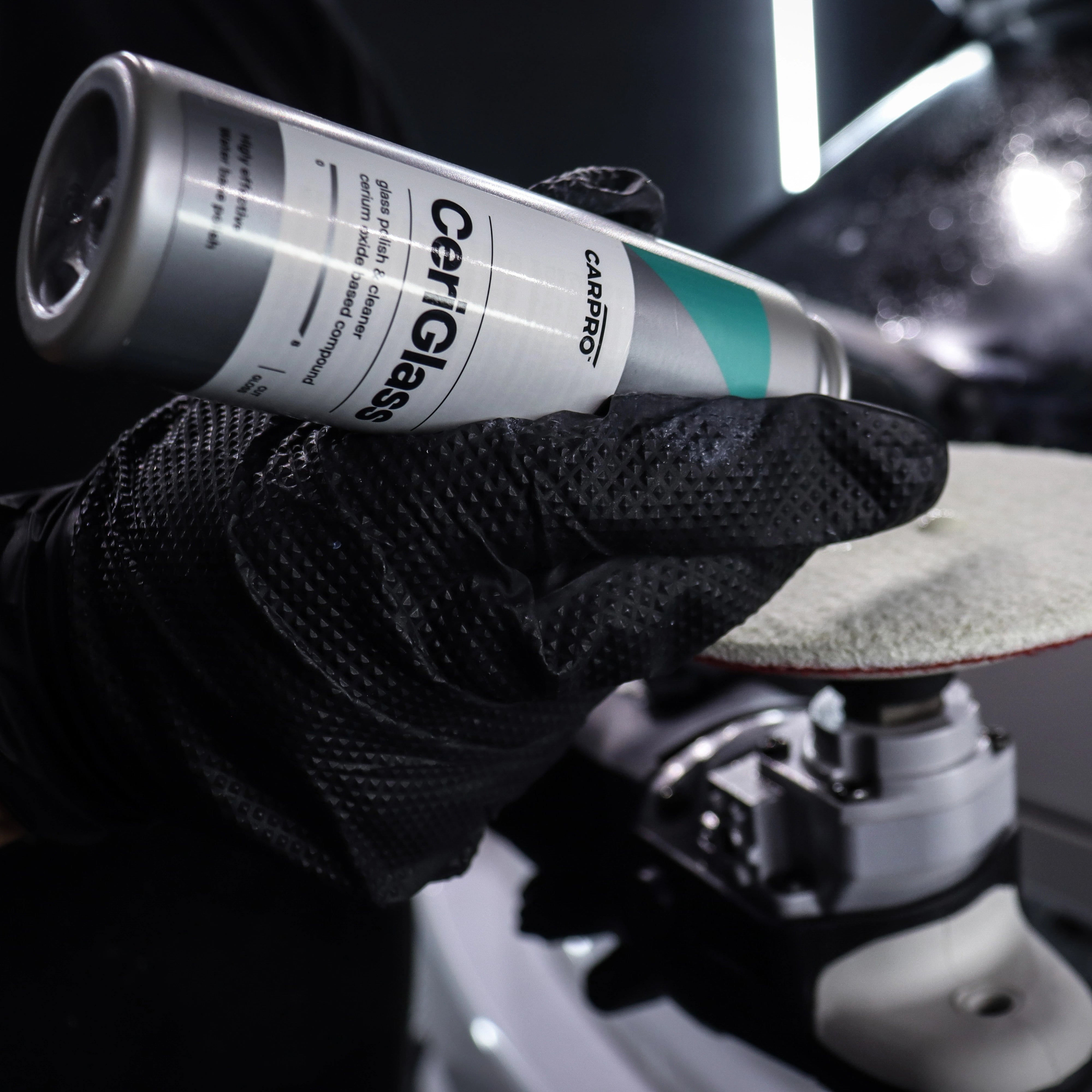 CARPRO CeriGlass Kit - essentieel in car detailing producten voor auto dieptereiniging, auto wassen producten, en krassen verwijderen auto. Ideaal als coating auto, glascoating auto, polieren, polijsten en keramische coating auto.