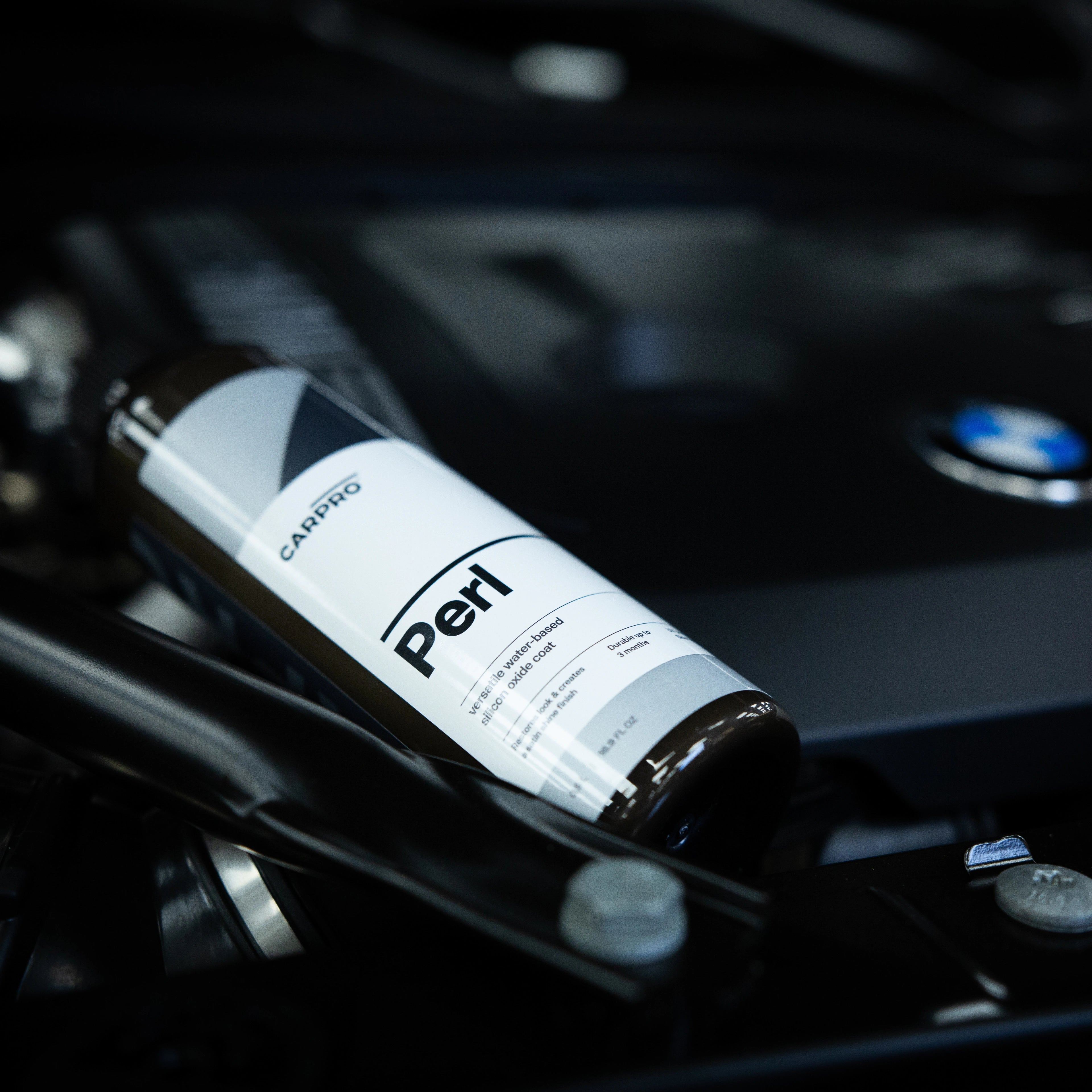 CARPRO Perl – essentieel in car detailing producten voor auto dieptereiniging, auto wassen producten, en krassen verwijderen auto. Ideaal als coating auto, glascoating auto, en keramische coating auto. Biedt uitstekende velg bescherming.