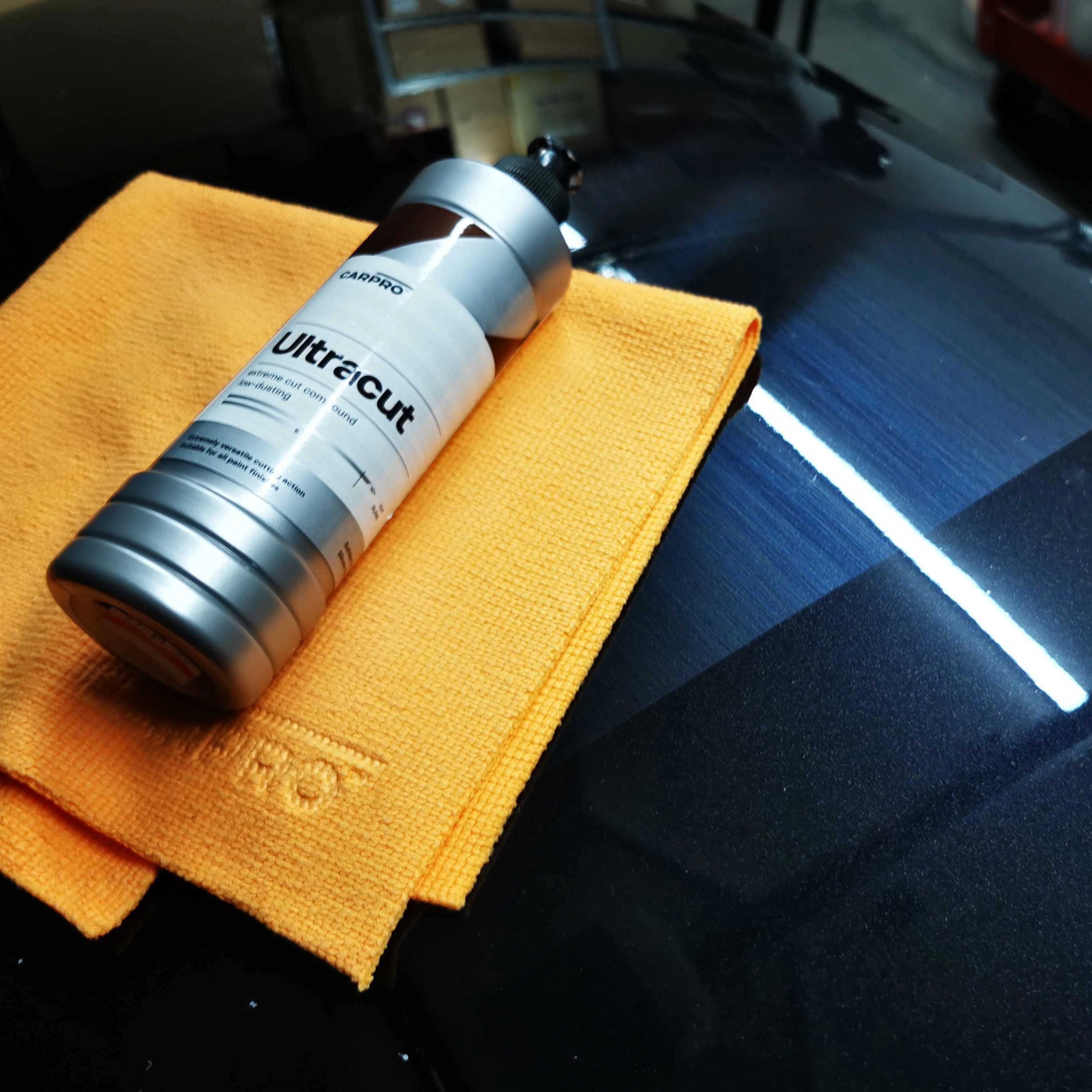 CARPRO Ultra Cut - essentieel in car detailing producten voor auto dieptereiniging, auto wassen producten, en krassen verwijderen auto. Ideaal als coating auto, glascoating auto, polieren, polijsten en keramische coating auto.